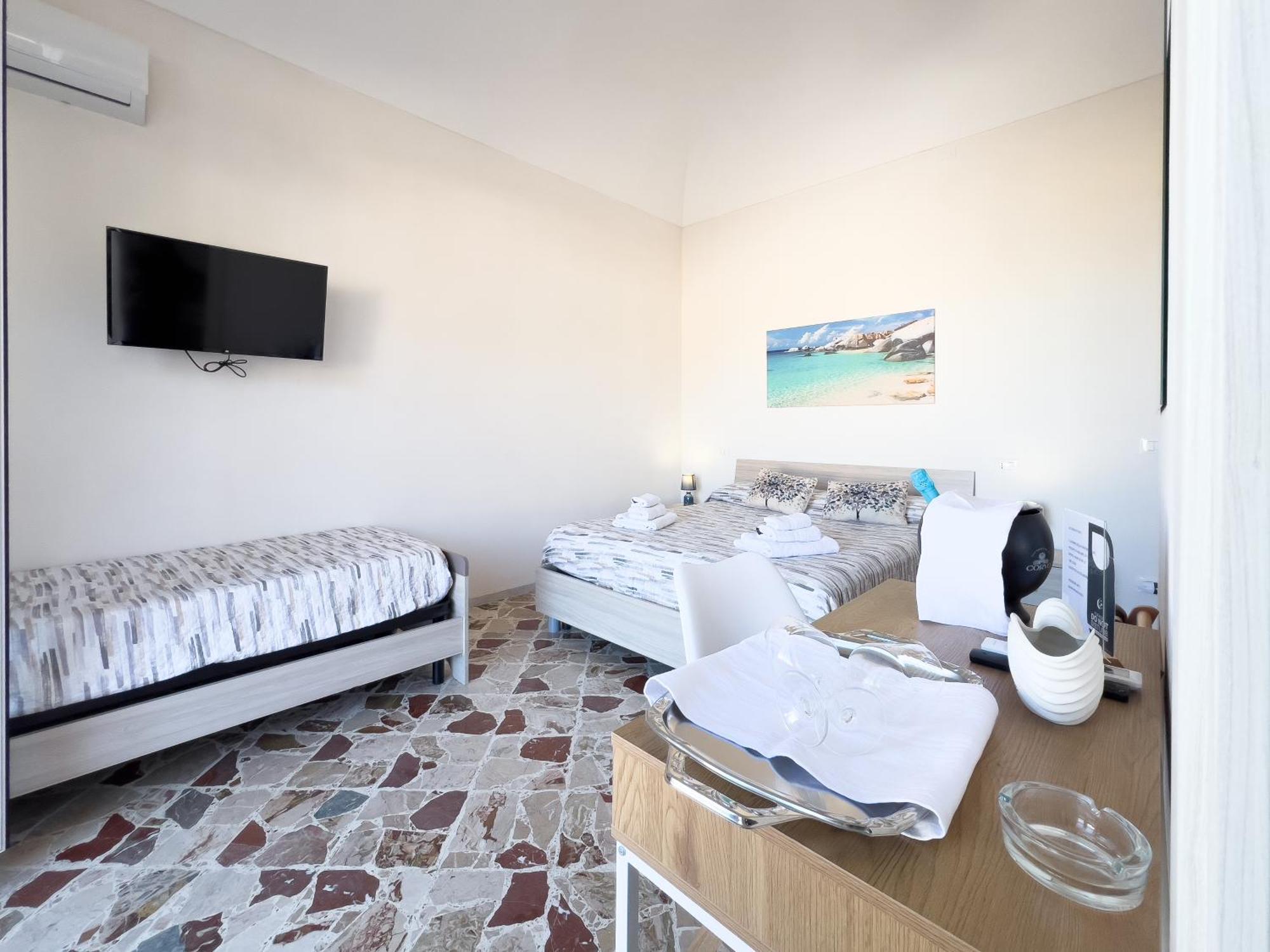 Ponente & Maestro Rooms Favignana Luaran gambar