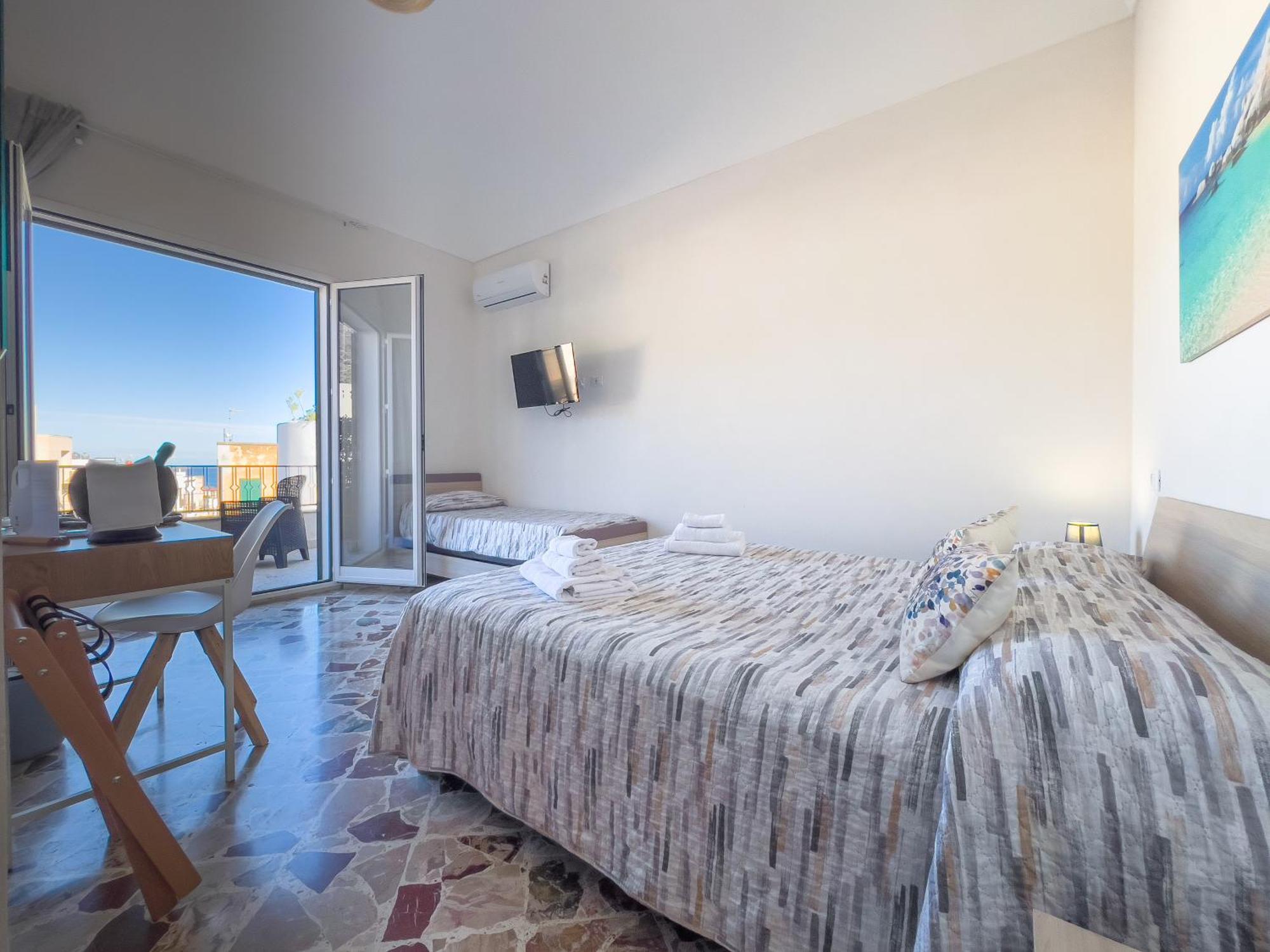 Ponente & Maestro Rooms Favignana Luaran gambar