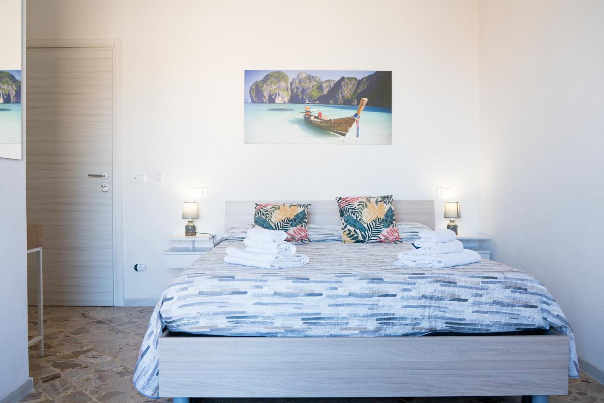 Ponente & Maestro Rooms Favignana Luaran gambar